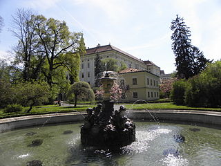  Une des fontaines du château de Kroměříž.